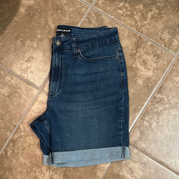 DKNY Blue Jean Bermuda Shorts High-Waisted Cuffed EUC - Picture 5 of 5